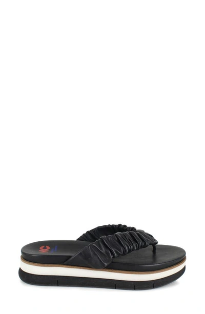 National Comfort Scrunched Platform Flip Flop In Black Leather
