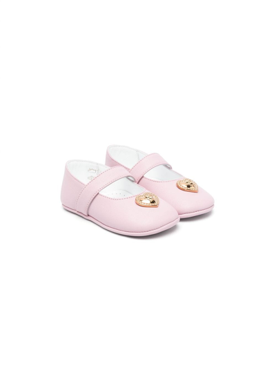 Versace Heart-plaque Detail Ballerina Shoes In 粉色