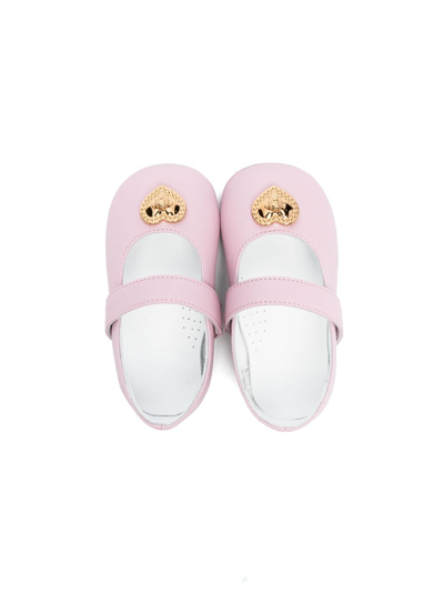 Versace Heart-plaque Detail Ballerina Shoes In 粉色