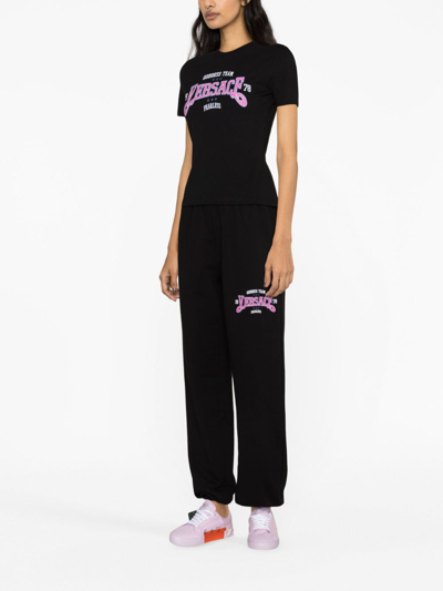 Versace Logo-print T-shirt In Schwarz