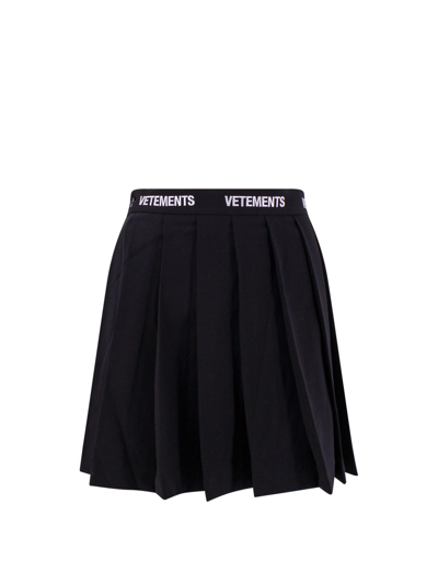 Shop Vetements Skirt In Black