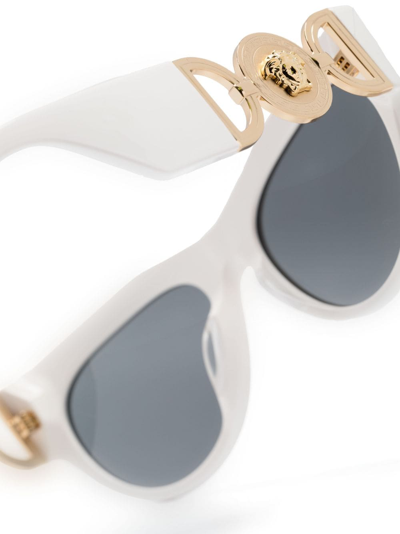 Versace Squared Sunglasses 0 Ve4479 U 55016 V In Weiss