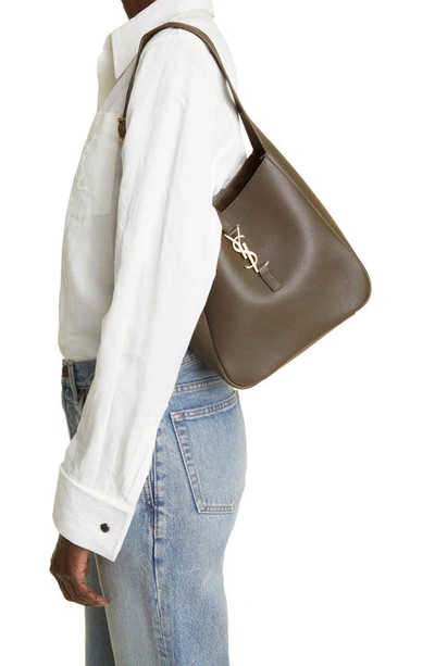 Saint Laurent Small Le 5 À 7 Leather Hobo In Light Musk