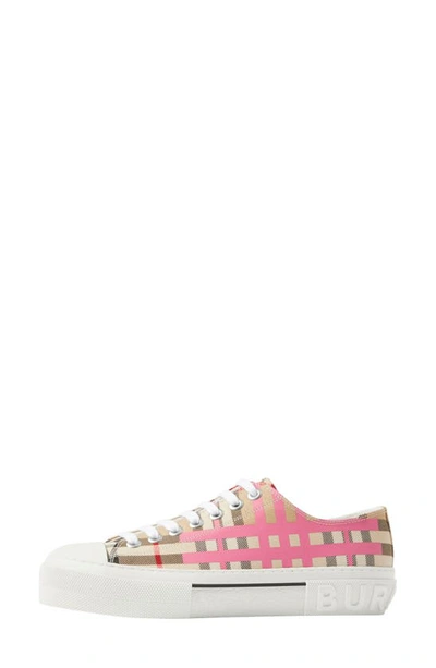 Burberry store pumps pink