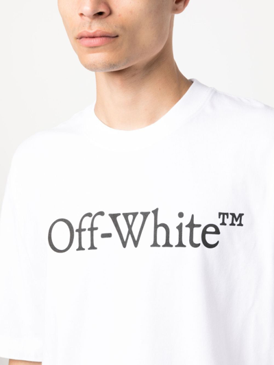 Off-white Oversized White T-shirt With Contrasting Logo Print In Cotton Man In White