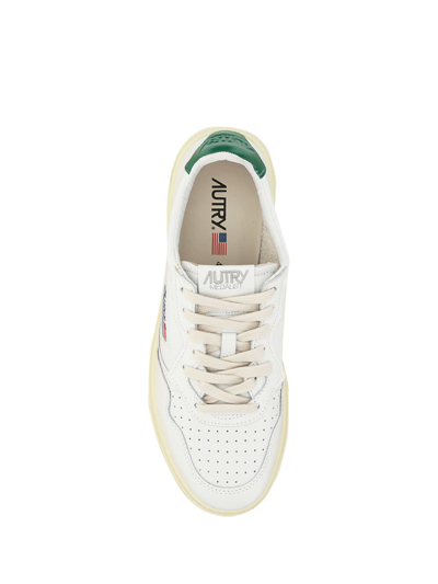Shop Autry Low 01 Sneakers In Wht/green