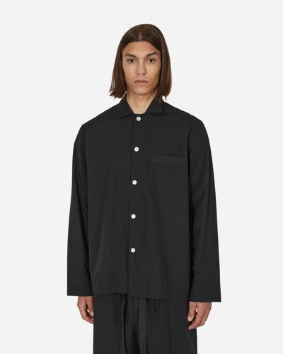 Shop Tekla Poplin Pyjamas Longsleeve Shirt In Black