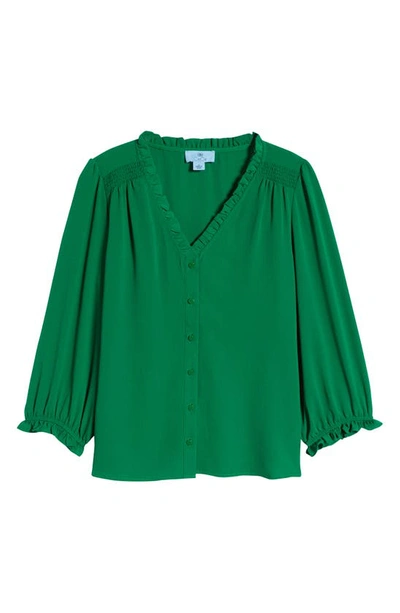Cece Ruffle V-neck Blouse In Green