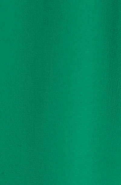 Cece Ruffle V-neck Blouse In Green