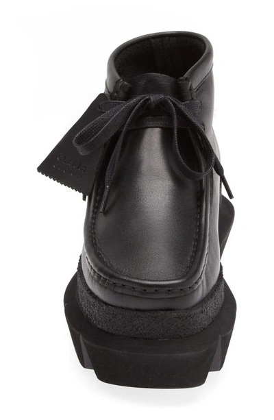 Shop Sacai Clarks® Original Hybrid Wallabee Lug Sole Chukka Boot In Black