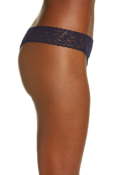 Hanky Panky Signature Lace Original-rise Rolled Thong In Navy Blue