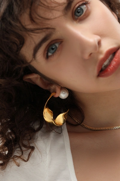 Classicharms Chunky Wave Hoop Earrings In Gold
