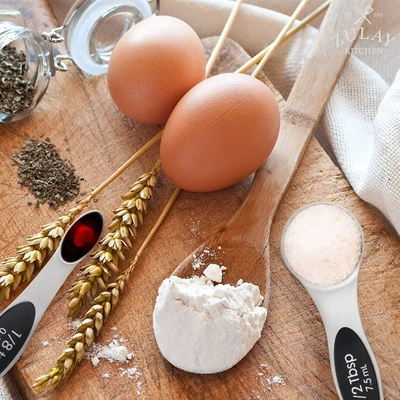 Zulay Kitchen Magnetic Measuring Spoons With Leveler In Silver