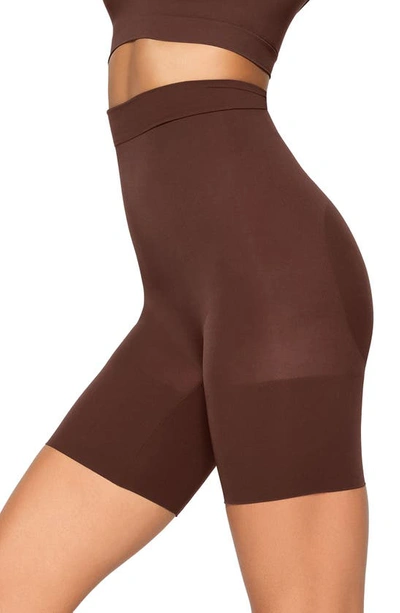Skims High-waist Shine Shorts In Cocoa