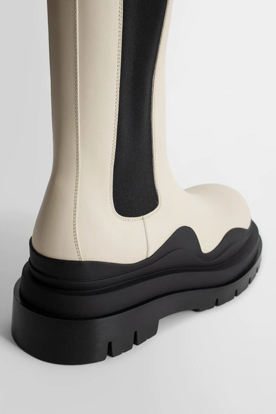 Shop Bottega Veneta Man Off-white Boots