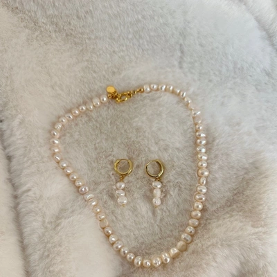 Joey Baby 18k Gold Plated Freshwater Pearls -jackie Essential Pearl Necklace L20" For Women In Gold