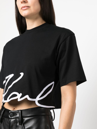 Shop Karl Lagerfeld Logo-print Organic-cotton Cropped T-shirt In Black