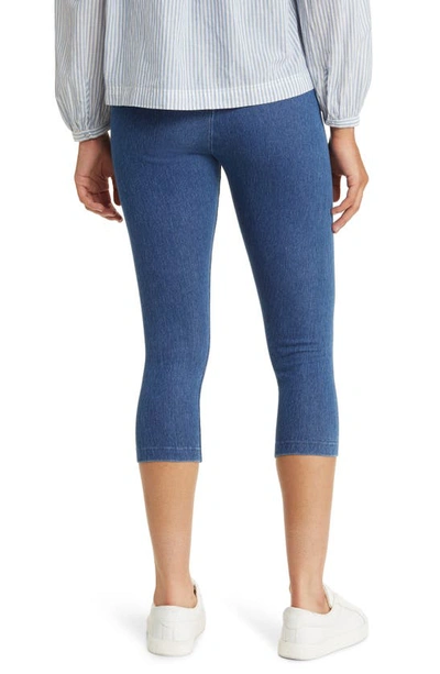 Lyssé Stretch Denim Capri Pants In Midwash