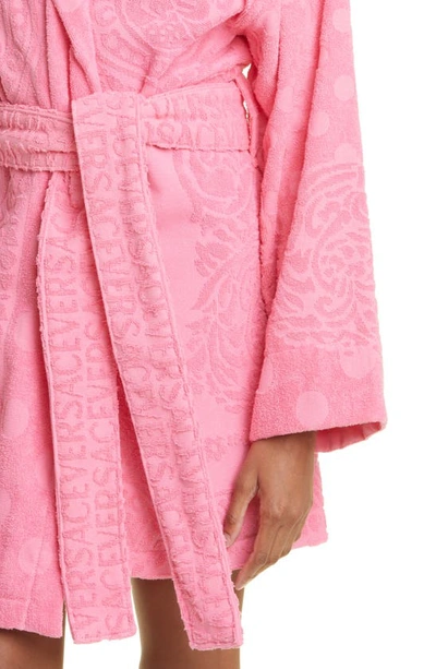 Shop Versace Seashell Baroque Hooded Short Bath Robe In Flamingo