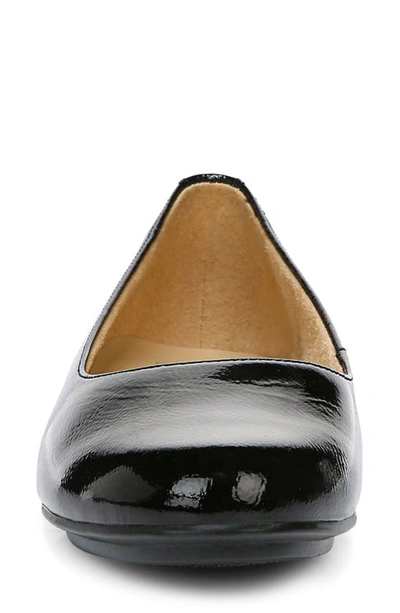 Naturalizer Women's Maxwell Round Toe Ballet Flats In Black Patent Leather