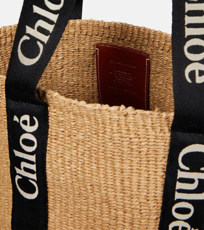Chloé Woody Logo Embroidered Top-handle Bag In Beige