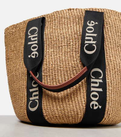 Chloé Woody Logo Embroidered Top-handle Bag In Beige