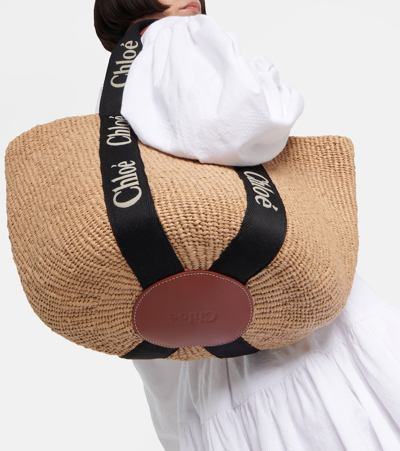 Chloé Woody Logo Embroidered Top-handle Bag In Beige
