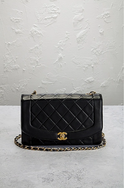 Pre-owned Chanel Diana 25 Shoulder Bag In Black