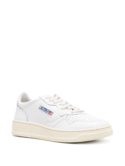 Shop Autry Medalist Leather Sneakers In Weiss