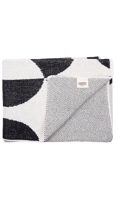 Happy Habitat Puzzle Throw In Black,white