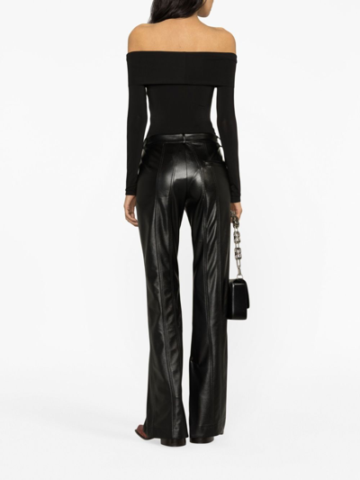 Materiel Off-shoulder Long-sleeve Bodysuit In Schwarz