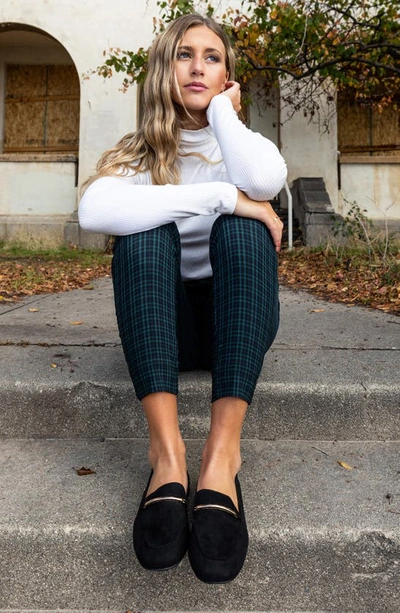 Journee Collection Wrenn Loafer In Black