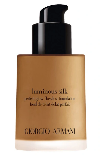 Armani Collezioni Armani Beauty Luminous Silk Natural Glow Foundation In 11 Deep/olive