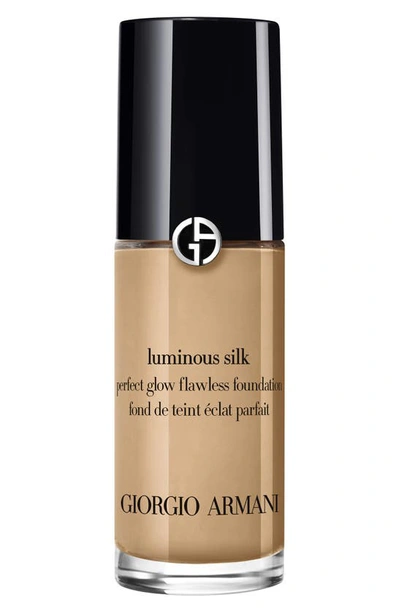 Armani Collezioni Armani Beauty Luminous Silk Natural Glow Foundation In 5.75 Light-medium/golden