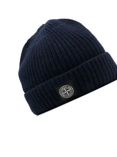 Shop Stone Island Logo-patch Ribbed Beanie In Blue