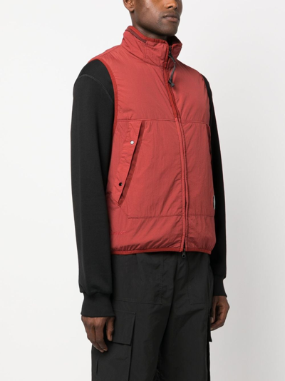 Shop C.p. Company G.d.p. Lens-detail Zip-up Gilet In Rot