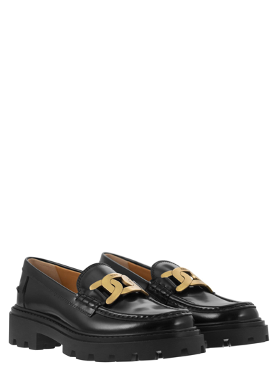 Shop Tod's Moccasin With Chain In Black