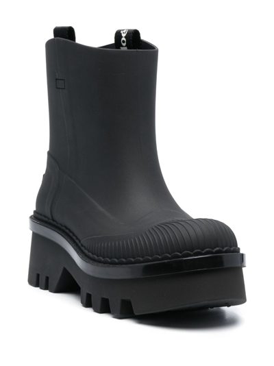 Chloé Elegant Mini Rain Boots With Scallop Detailing In Black