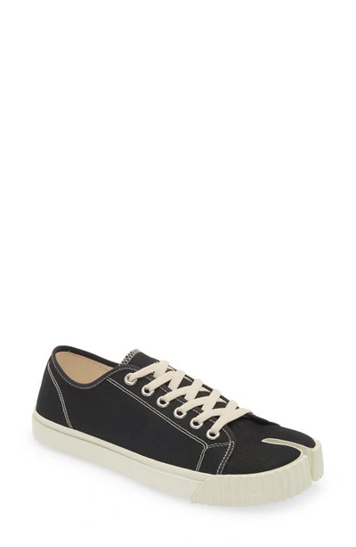Maison Margiela Tabi Low-top Sneakers In Black