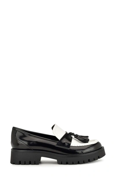 Nine West Garry Platform Tassel Loafer In Black/ White