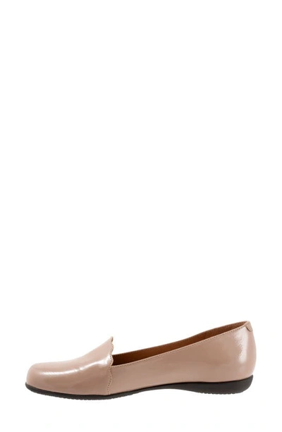 Trotters Sage Flat In Taupe Patent