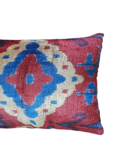 Les-ottomans Ikat-print Velvet Cushion In Red