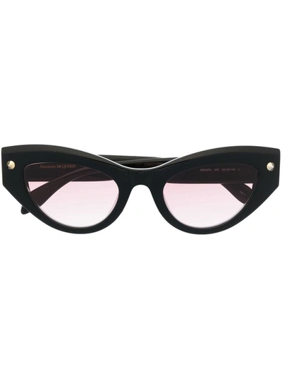 Shop Alexander Mcqueen Cat-eye Frame Sunglasses In Nero E Rosa