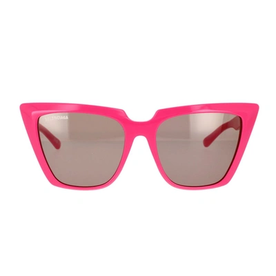 Shop Balenciaga Sunglasses In Fuchsia