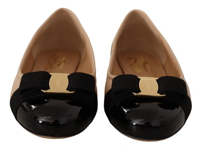 Shop Ferragamo Salvatore  Beige And Black Nappa Leather Ballet Flat Women's Shoes