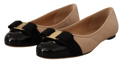 Shop Ferragamo Salvatore  Beige And Black Nappa Leather Ballet Flat Women's Shoes