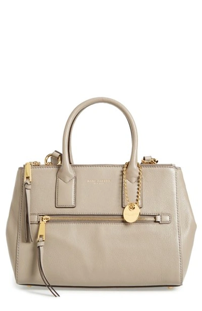 Marc Jacobs Recruit East/west Pebbled Leather Tote In Mink/gold