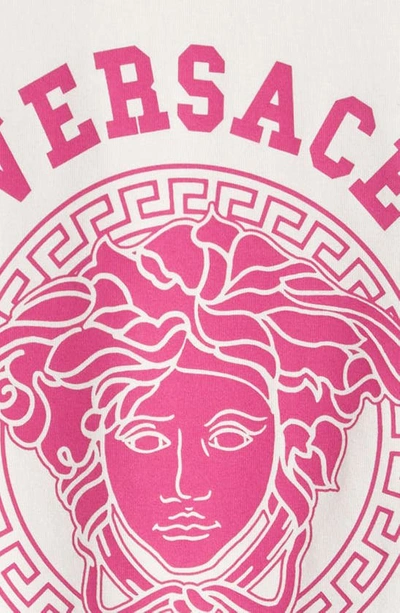 Shop Versace Kids' Tartan Plaid Medusa Logo Stretch Cotton Graphic T-shirt In 6wb00 Bianco Fuxia Fuxiaviola