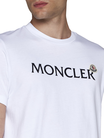 Shop Moncler T-shirt In Bianco