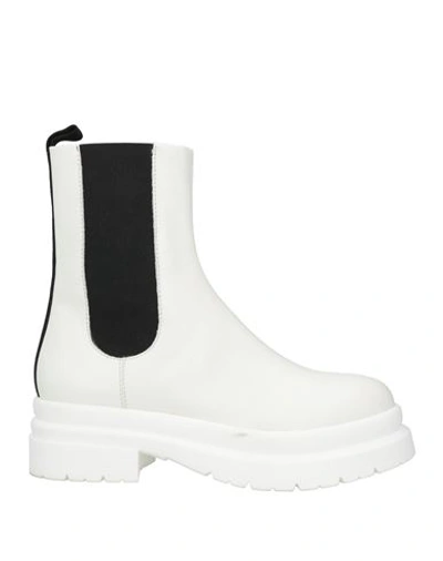 Shop Jw Anderson Woman Ankle Boots White Size 8 Soft Leather